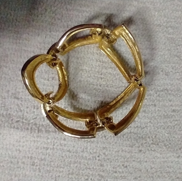 Wide goldtone link bracelet runway statement - Picture 2 of 5